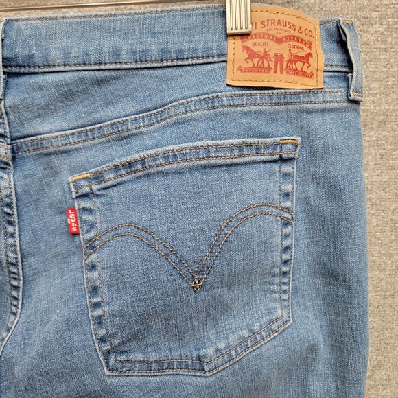 LEVI'S BOYFRIEND JEANS, SIZE 33 - Picture 3 of 6